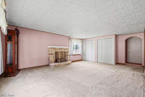 1025 S 12th Street Sebring OH 44672