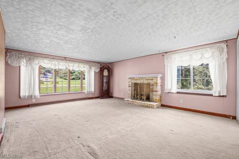1025 S 12th Street Sebring OH 44672