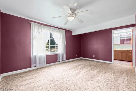 1025 S 12th Street Sebring OH 44672