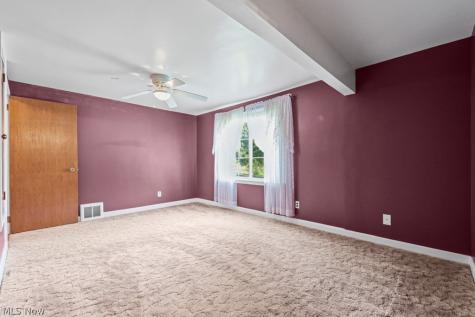1025 S 12th Street Sebring OH 44672