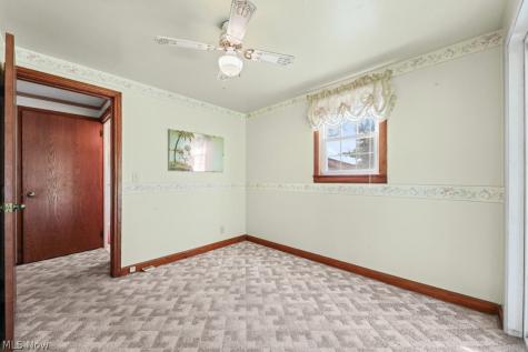 1025 S 12th Street Sebring OH 44672