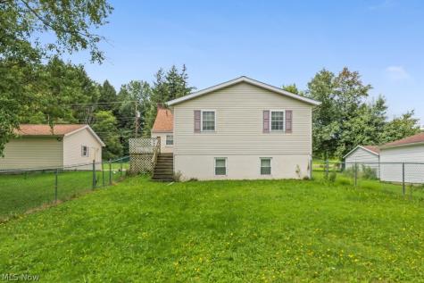 1025 S 12th Street Sebring OH 44672