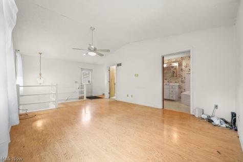 1025 S 12th Street Sebring OH 44672