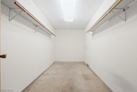 1025 S 12th Street Sebring OH 44672