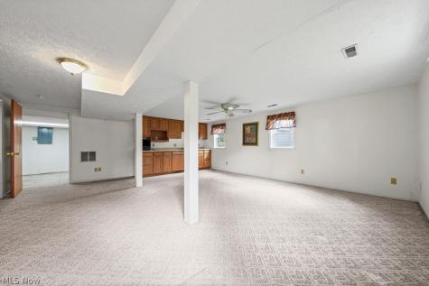 1025 S 12th Street Sebring OH 44672