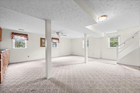 1025 S 12th Street Sebring OH 44672