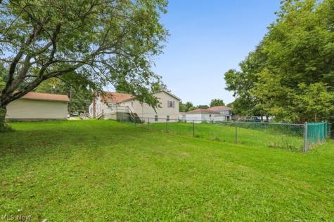1025 S 12th Street Sebring OH 44672