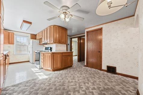 1025 S 12th Street Sebring OH 44672