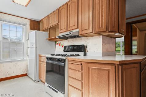 1025 S 12th Street Sebring OH 44672
