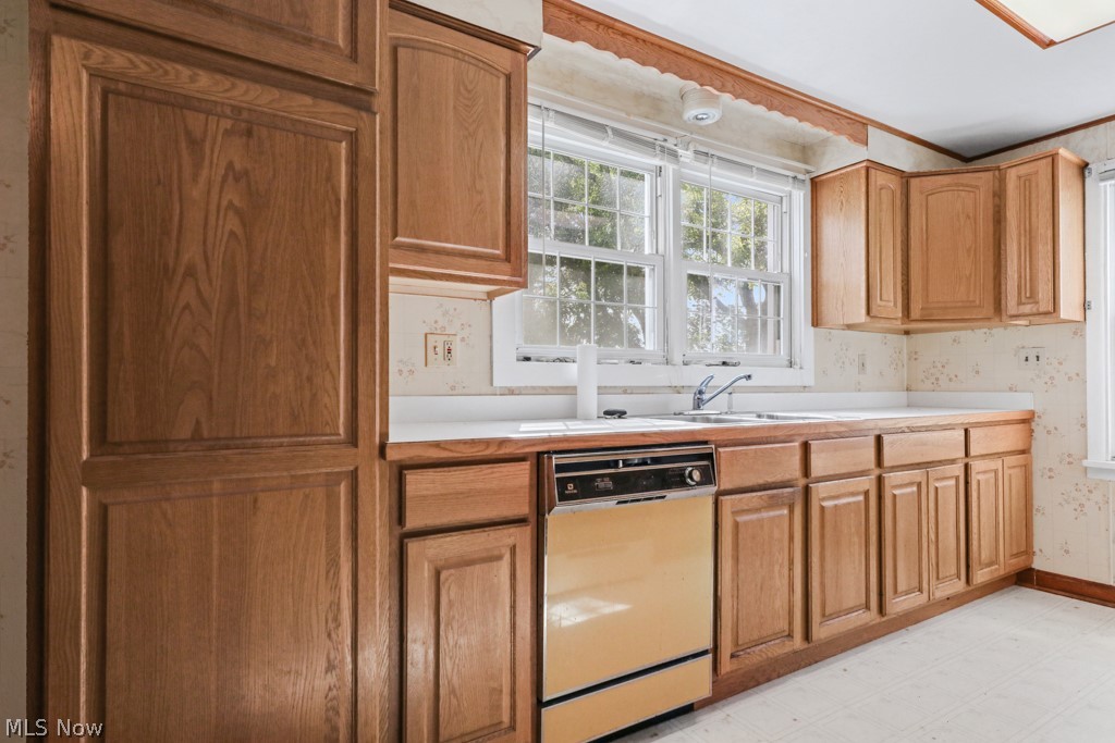 1025 S 12th Street Sebring OH 44672