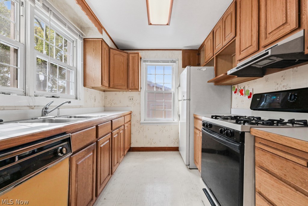 1025 S 12th Street Sebring OH 44672