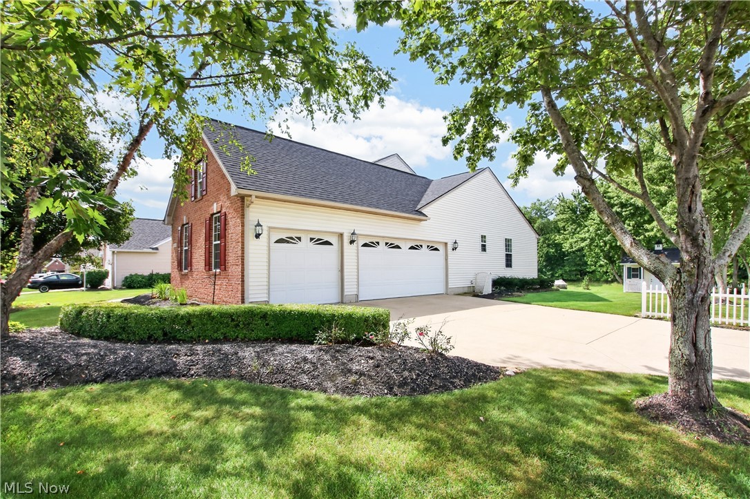 5166 Weatherstone Drive North Ridgeville OH 44039