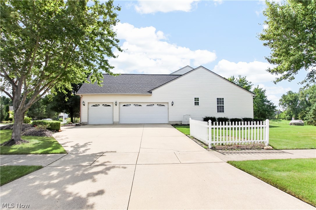 5166 Weatherstone Drive North Ridgeville OH 44039