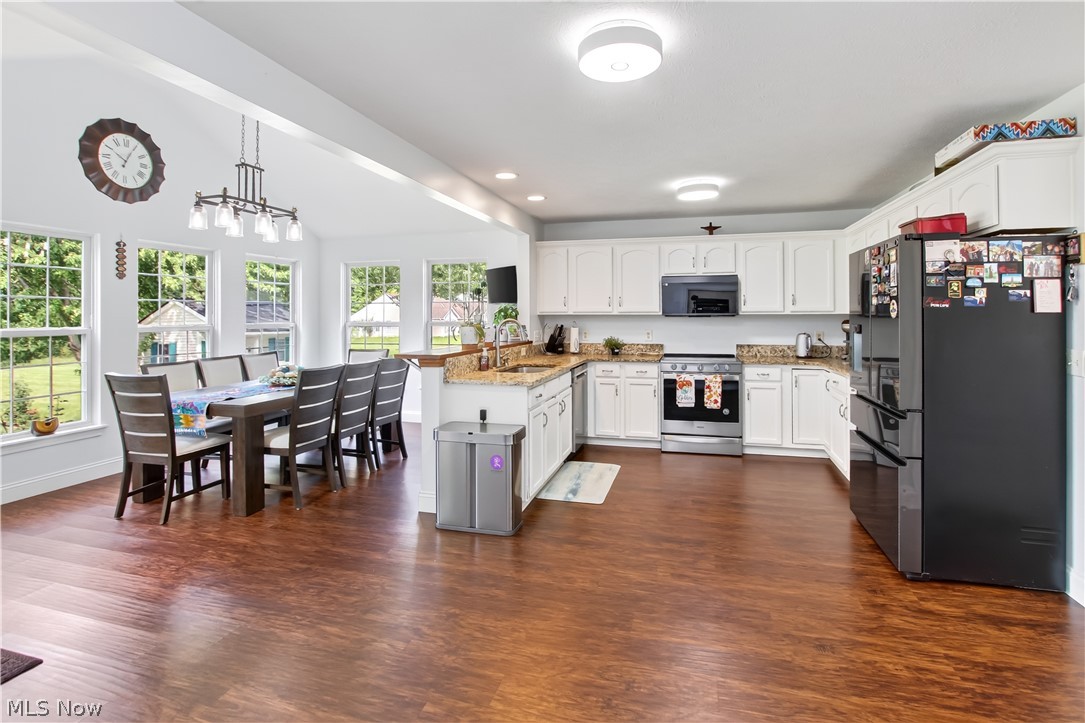 5166 Weatherstone Drive North Ridgeville OH 44039