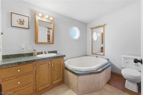 6828 Angling Road Wooster OH 44691
