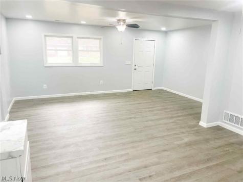 1738 W 21st Street Lorain OH 44052
