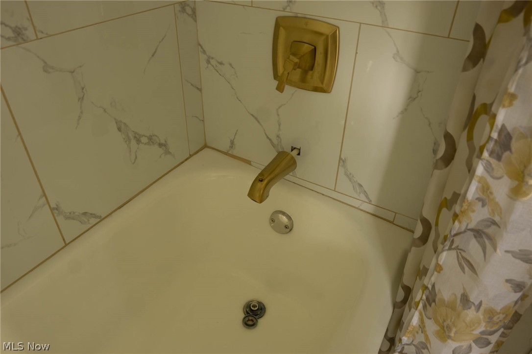13513 Corby Road Cleveland OH 44120