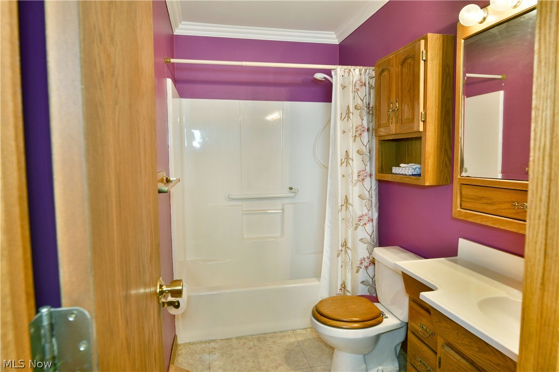 8350 Venice Heights Drive NE Warren OH 44484