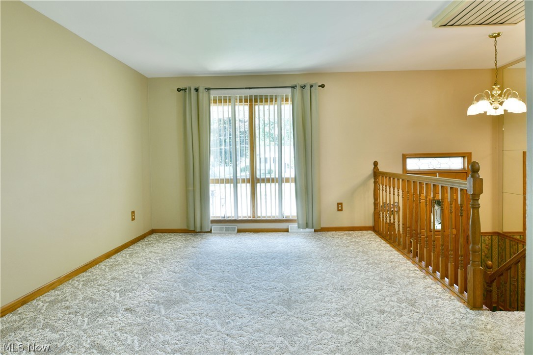 8350 Venice Heights Drive NE Warren OH 44484