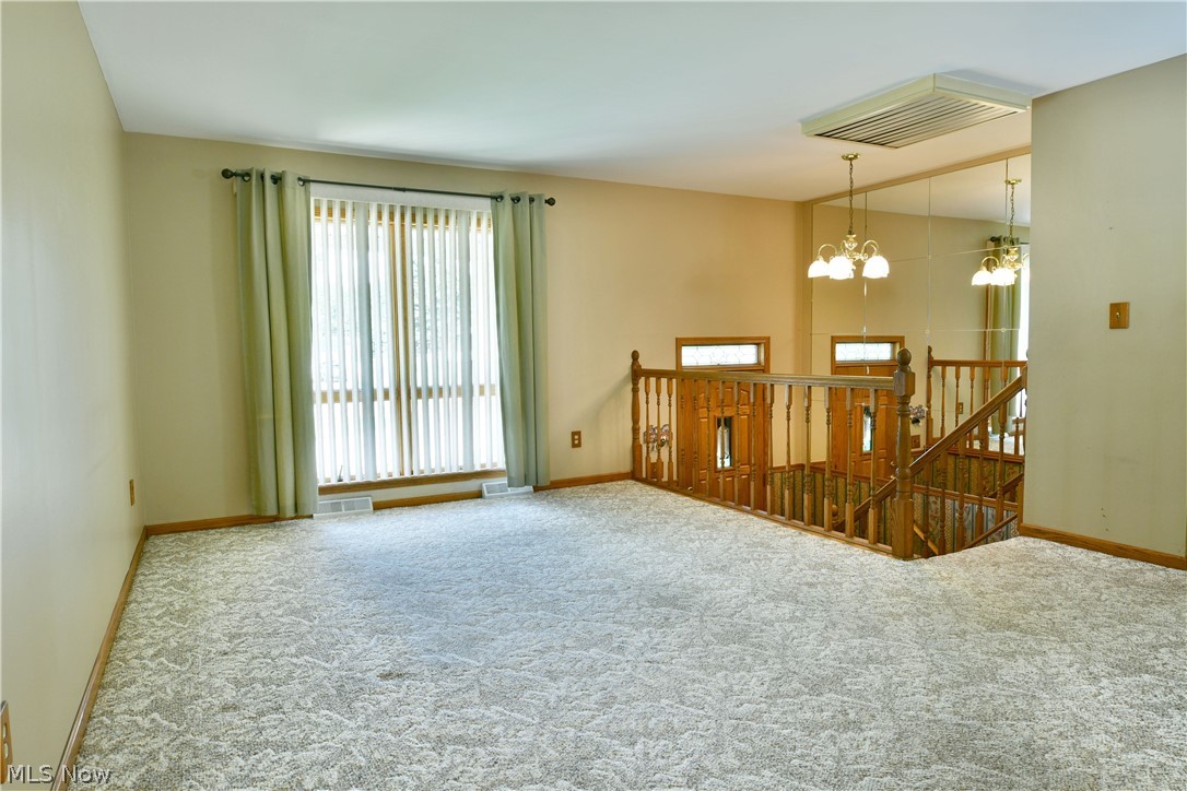 8350 Venice Heights Drive NE Warren OH 44484