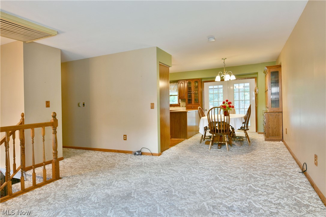 8350 Venice Heights Drive NE Warren OH 44484
