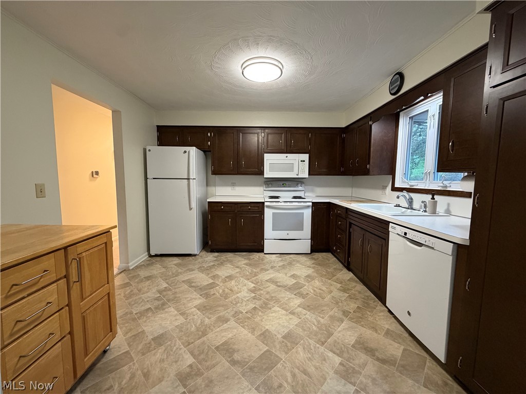 430 Hazelwood Drive SW New Philadelphia OH 44663