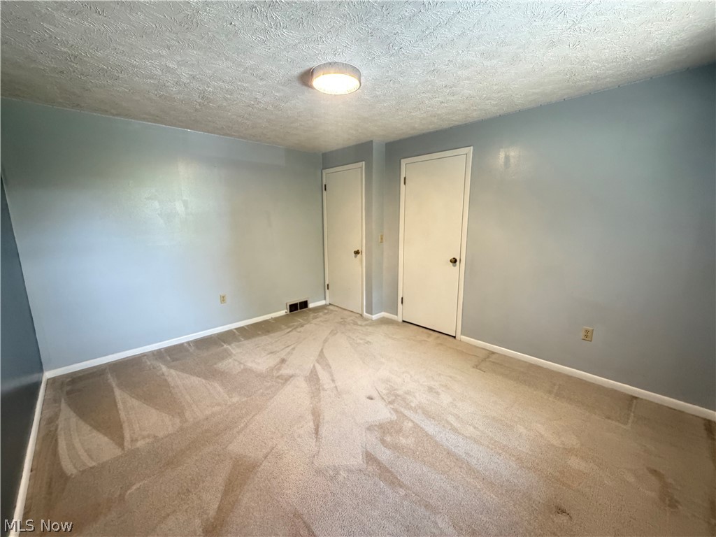 430 Hazelwood Drive SW New Philadelphia OH 44663