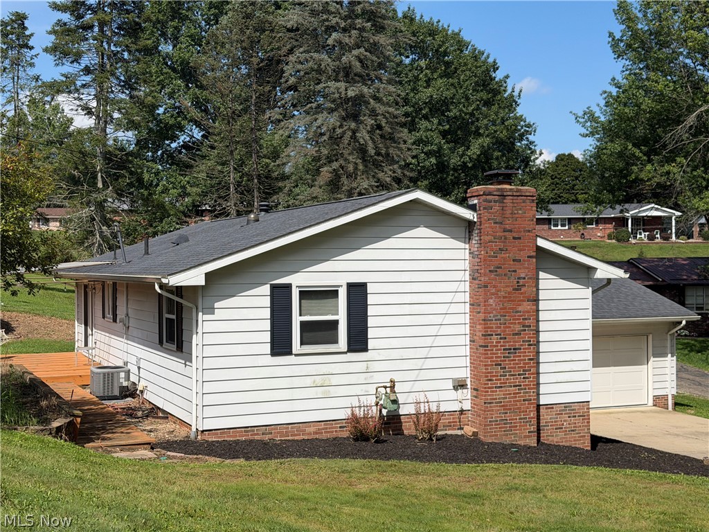 430 Hazelwood Drive SW New Philadelphia OH 44663