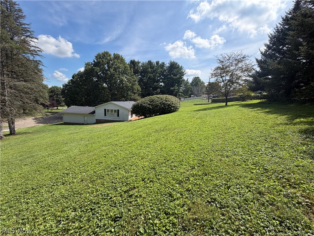 430 Hazelwood Drive SW New Philadelphia OH 44663