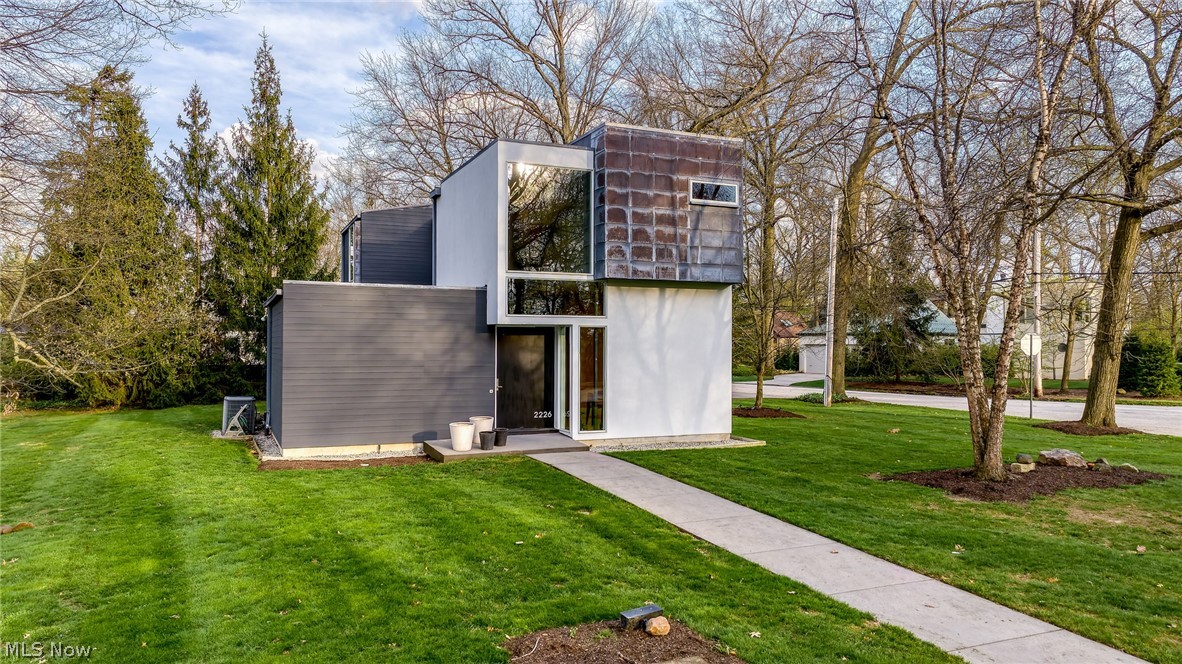 2226 Chestnut Hills Drive Cleveland Heights OH 44106
