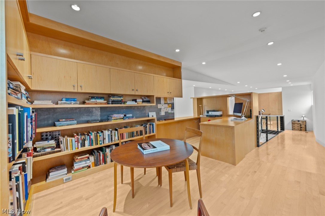 2226 Chestnut Hills Drive Cleveland Heights OH 44106