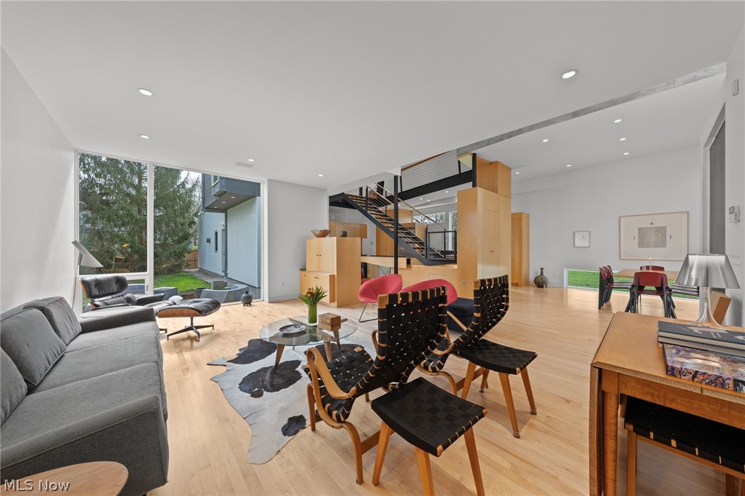 2226 Chestnut Hills Drive Cleveland Heights OH 44106