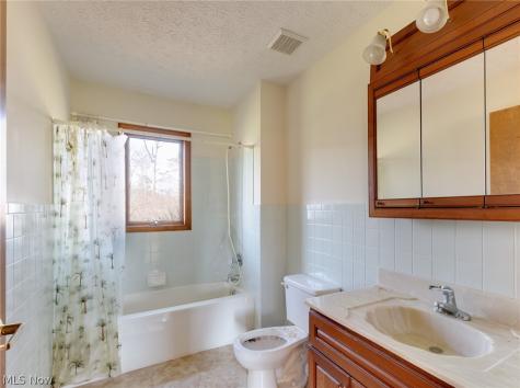 7107 Chatham Road Medina OH 44256