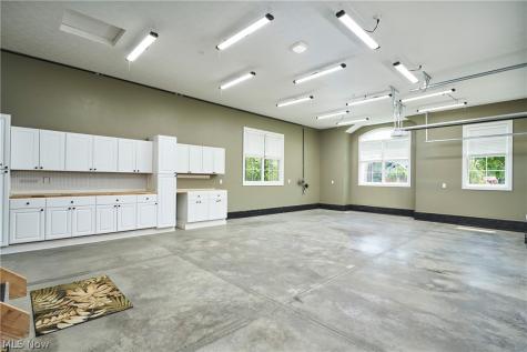 2141 Hayden Drive Hinckley OH 44233