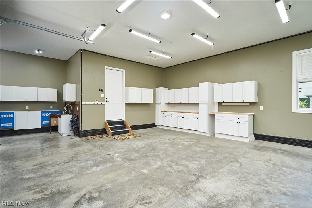 2141 Hayden Drive Hinckley OH 44233