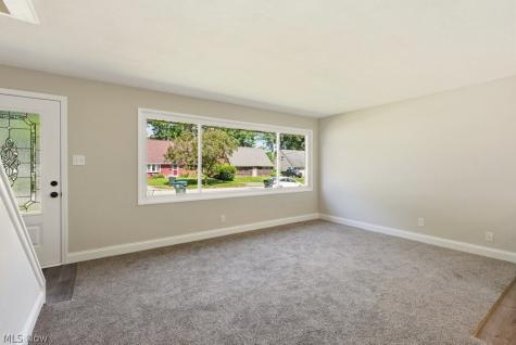 1757 Windsor Street Cuyahoga Falls OH 44221