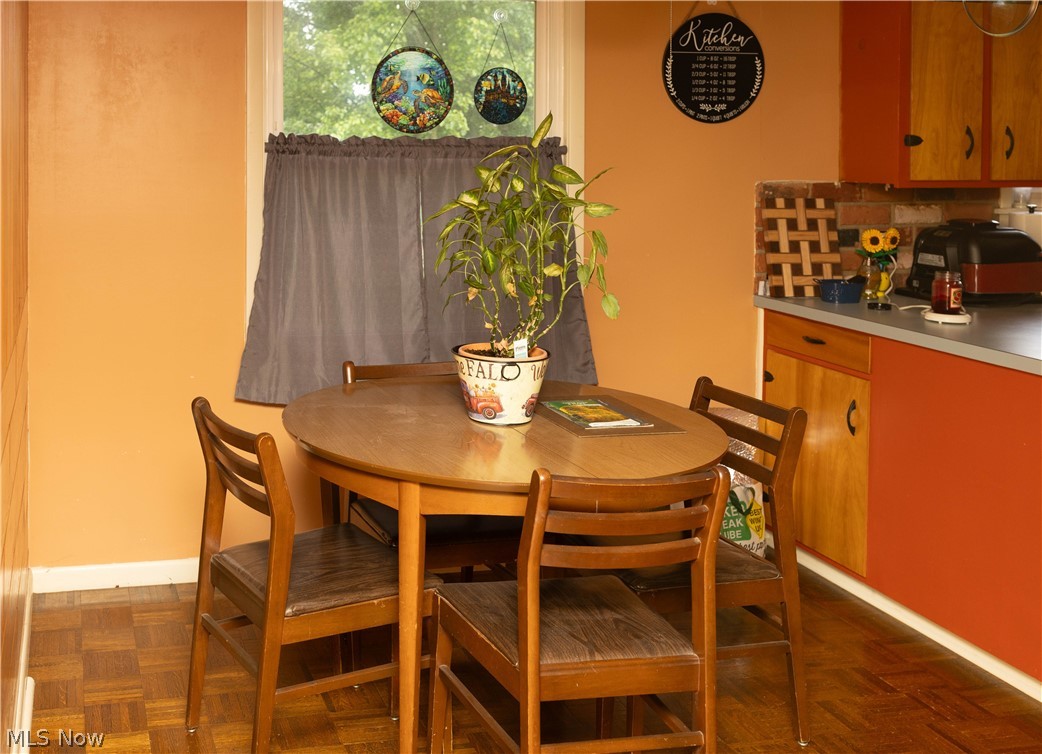 1337 Canoe Lane Coshocton OH 43812