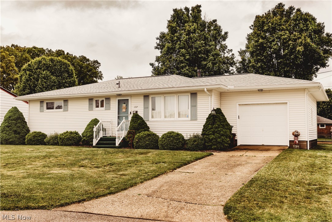 1337 Canoe Lane Coshocton OH 43812