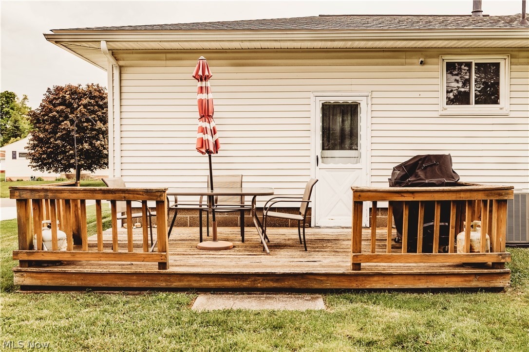 1337 Canoe Lane Coshocton OH 43812