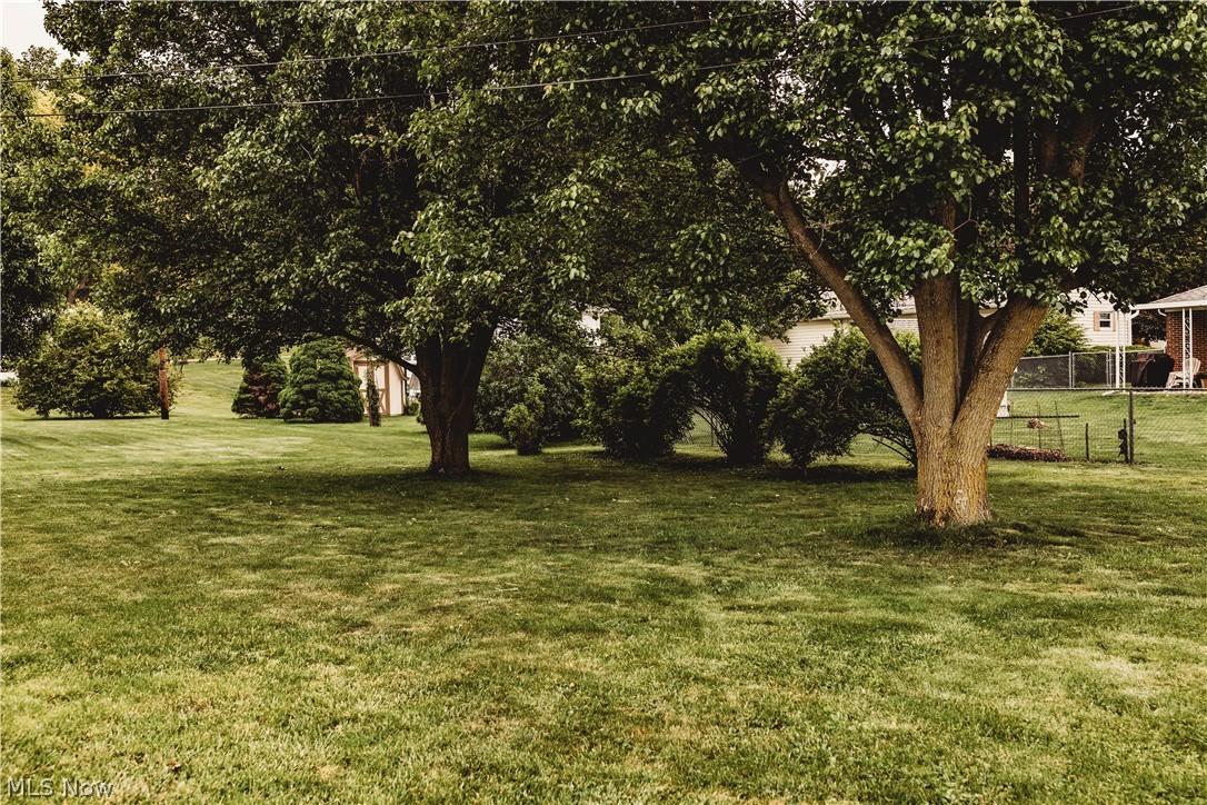 1337 Canoe Lane Coshocton OH 43812