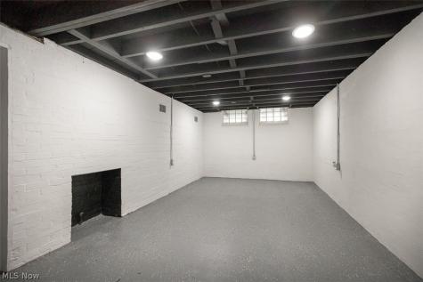 16811 Biltmore Avenue Cleveland OH 44128