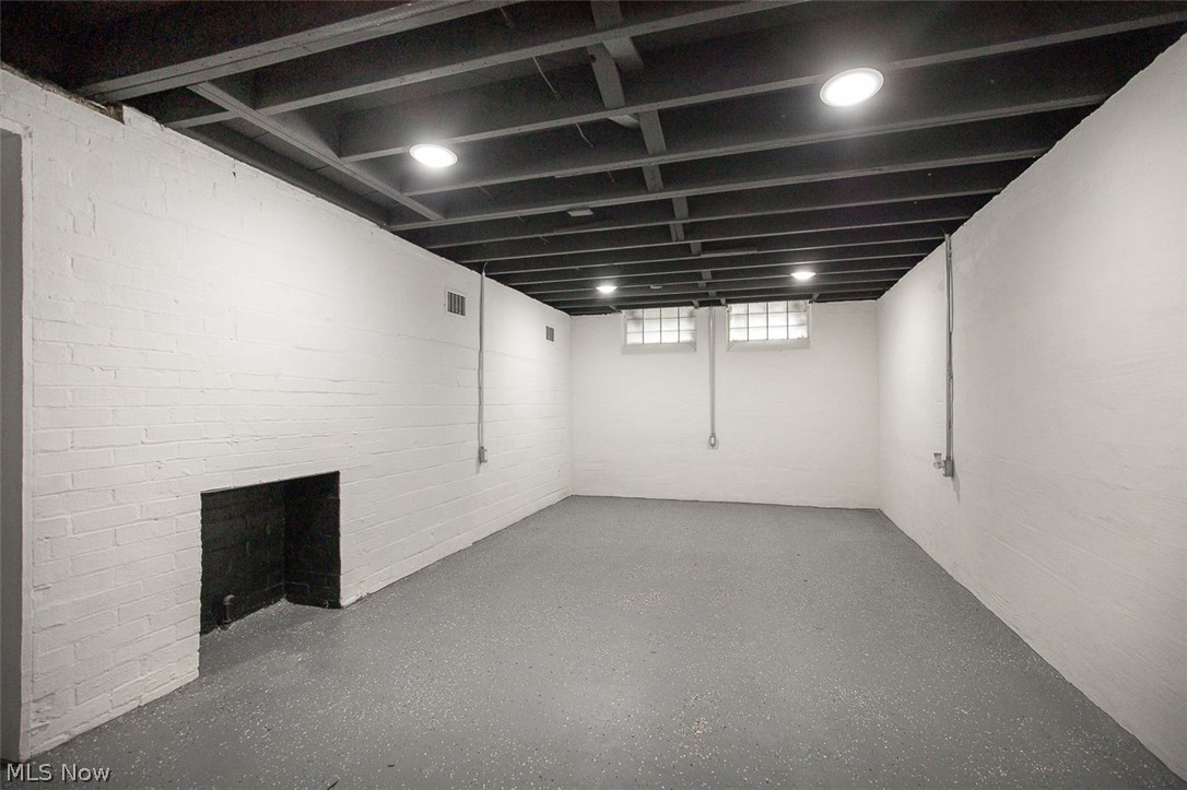 16811 Biltmore Avenue Cleveland OH 44128