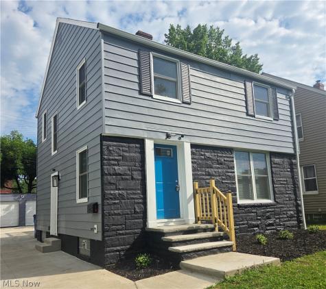16811 Biltmore Avenue Cleveland OH 44128