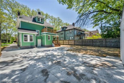 2172 West Boulevard Cleveland OH 44102