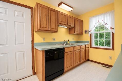 8252 Plains Road Mentor OH 44060