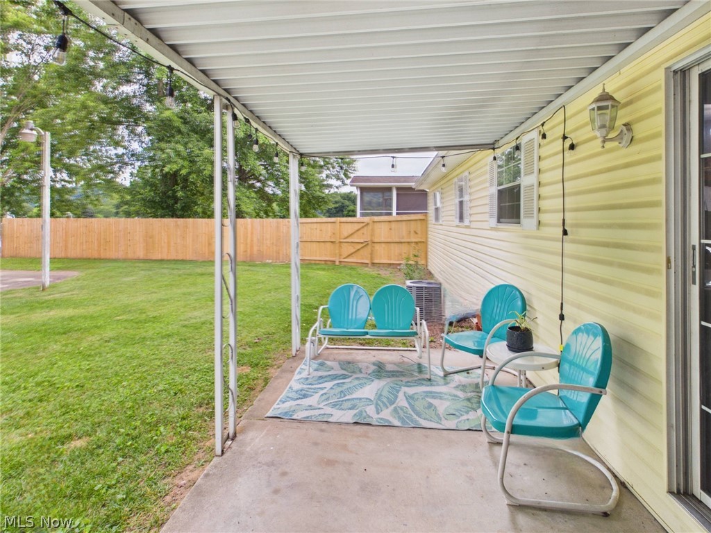 140 Hendricks Street Newport OH 45768