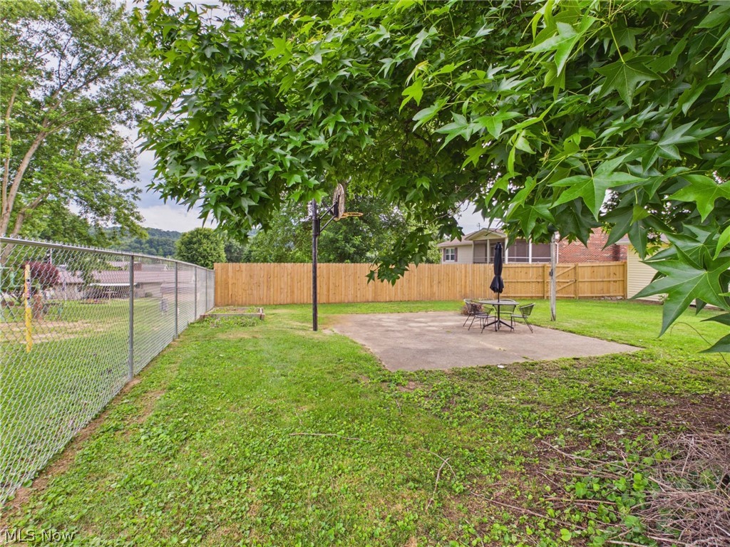 140 Hendricks Street Newport OH 45768