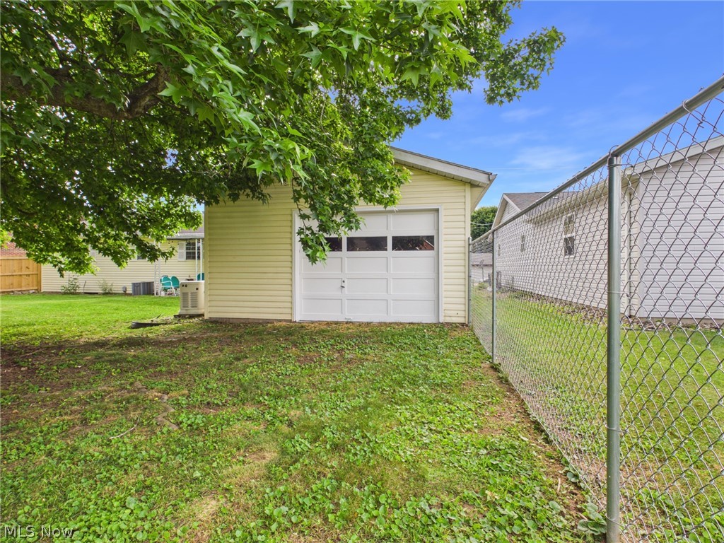 140 Hendricks Street Newport OH 45768