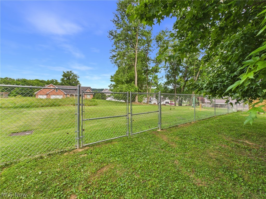 140 Hendricks Street Newport OH 45768