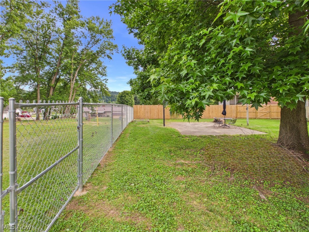 140 Hendricks Street Newport OH 45768
